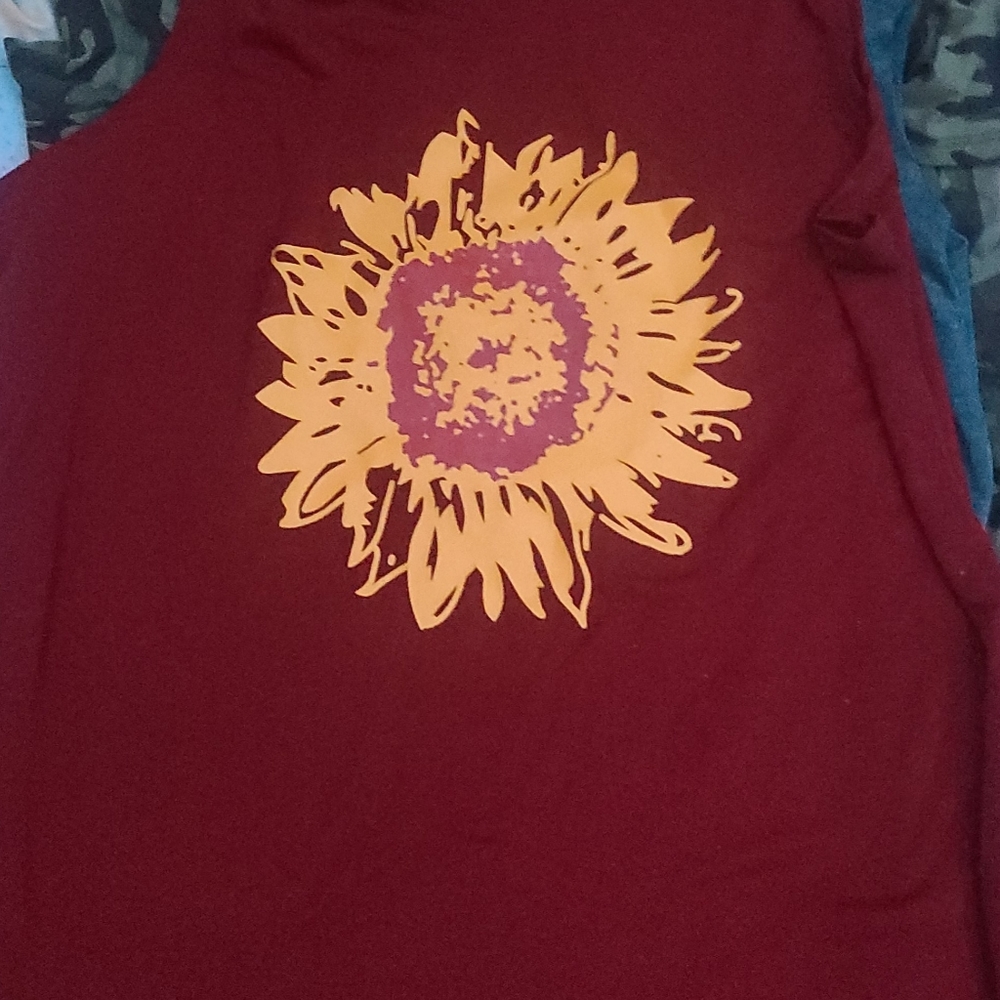A tanktop polyester top